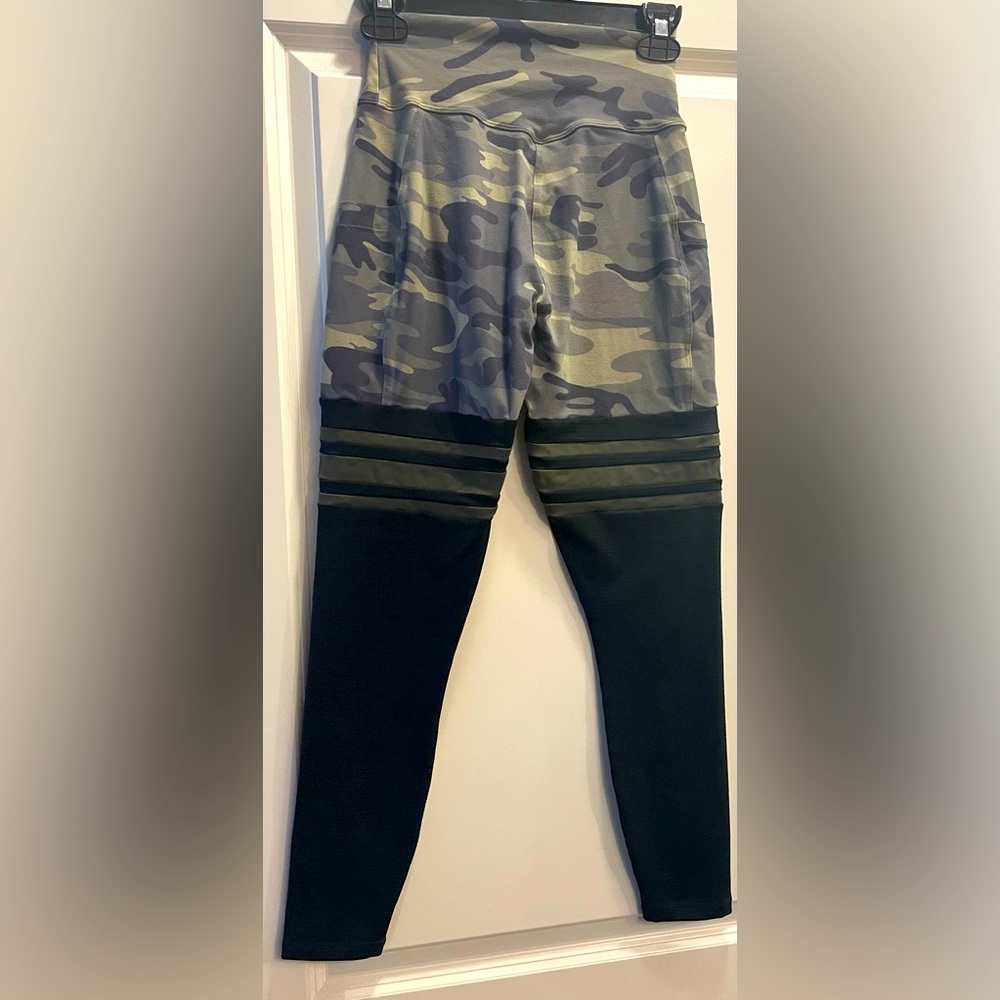 Bombshell sportswear Camo